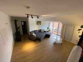 Helle und schöne Ferienwohnung im Grünen